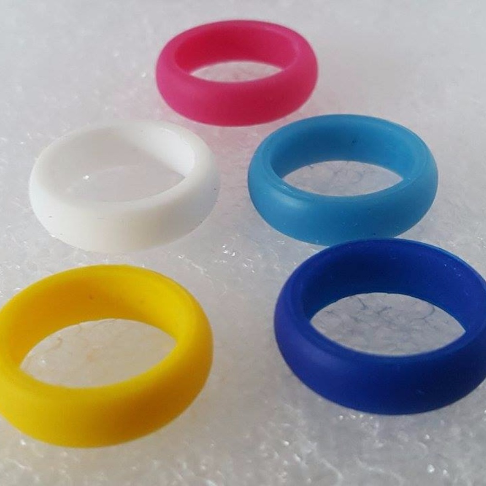 Set of 5 Silicone Wedding Ring Bands Size 5 Lot