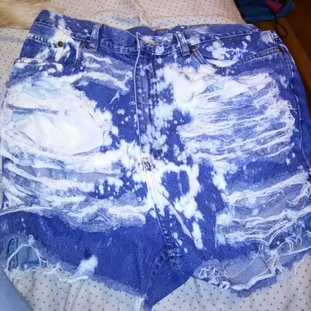 Distressed shorts