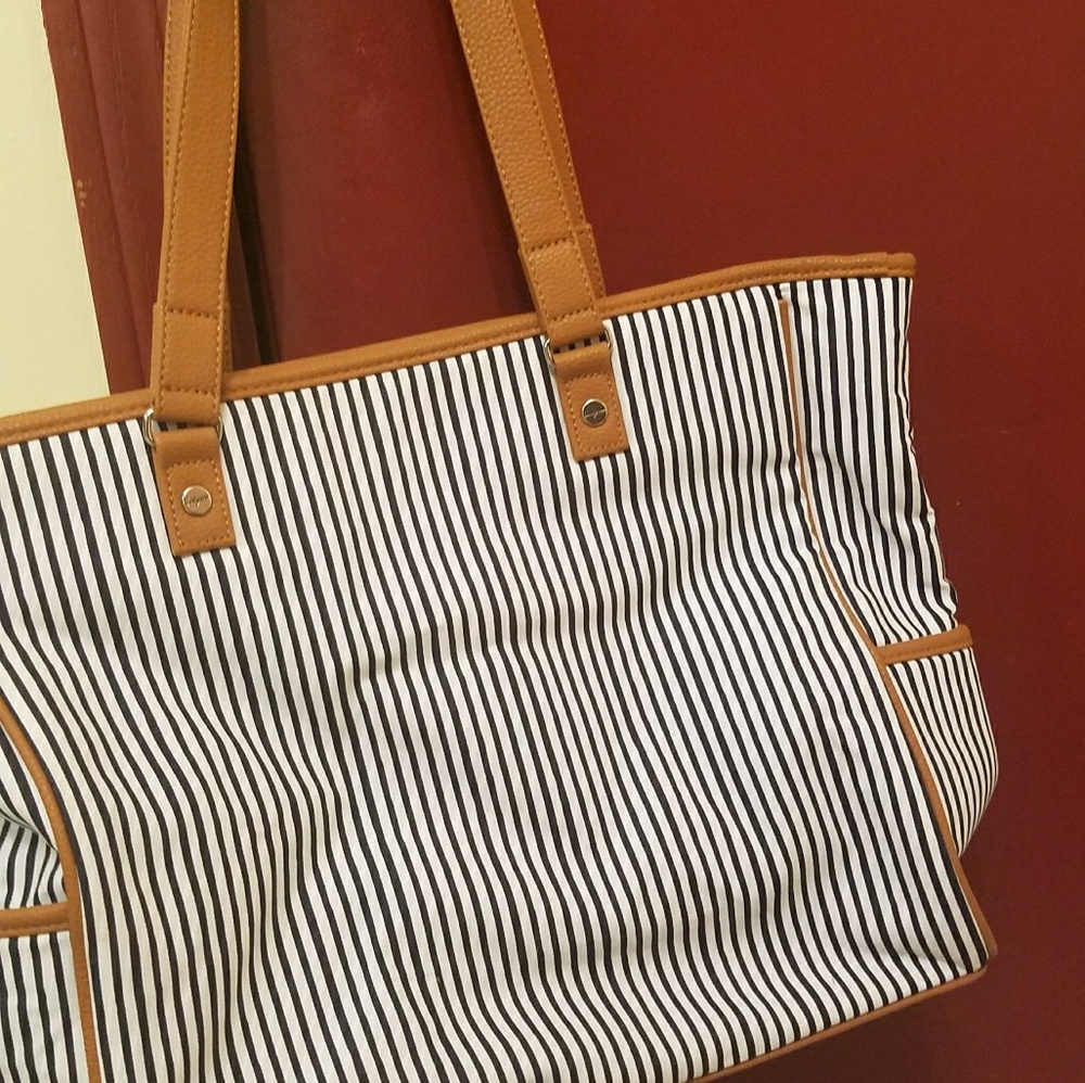 Thirty-One Cindy tote, in bag.