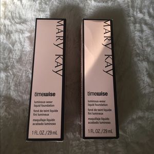 Lot of 2 MK foundations