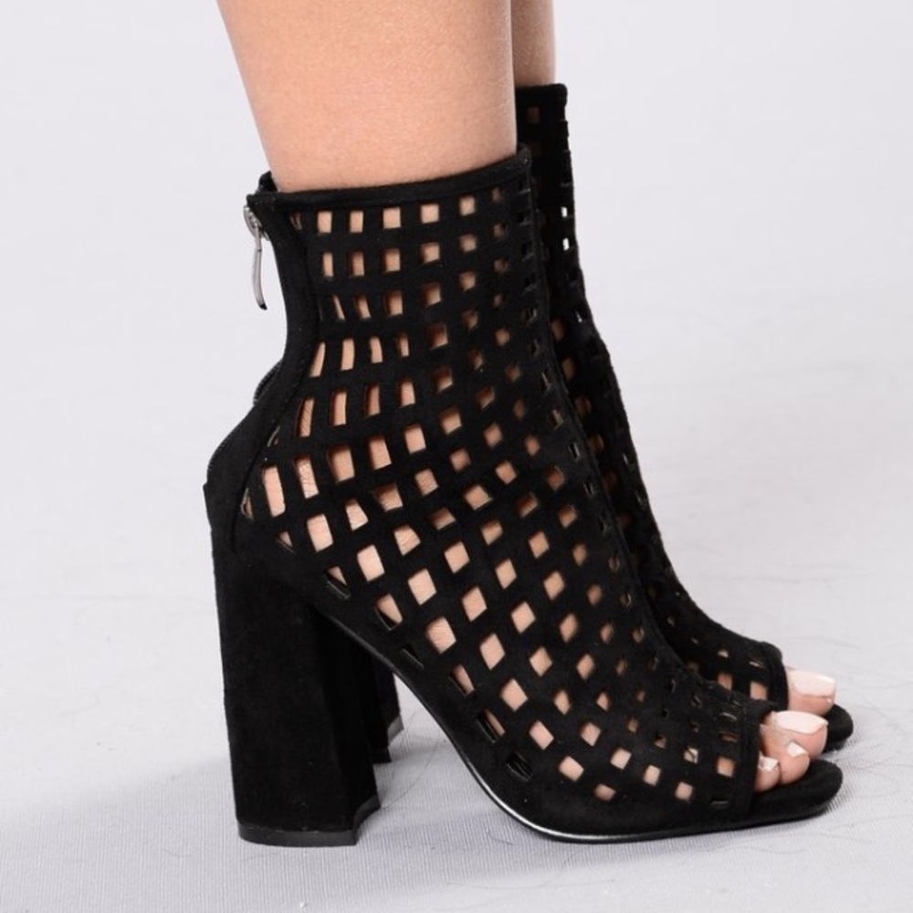 Cage chunky heels Size 8.5