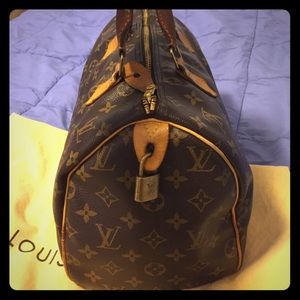 Louis Vuitton Speedy 30