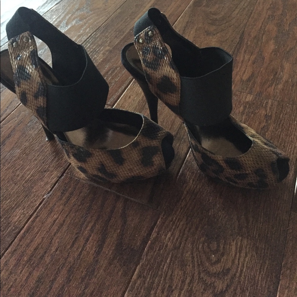 Simply Vera Vera wang heels