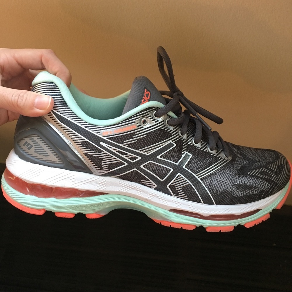 Asics Gel-Nimbus 19 Running Shoe Size 7.5