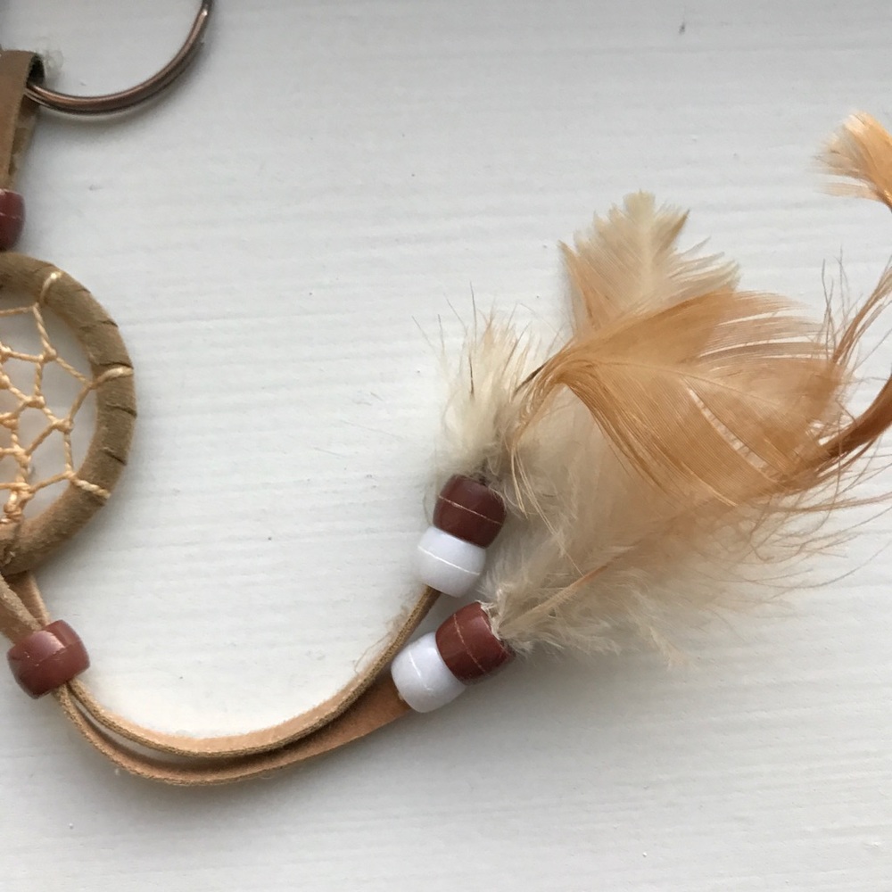 Boho brown & tan leather dreamcatcher keychain - Picture 3 of 7