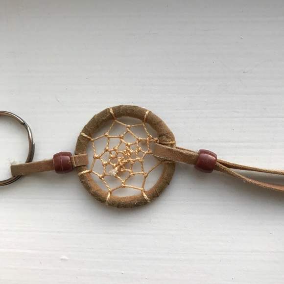 Boho brown & tan leather dreamcatcher keychain - Picture 5 of 7
