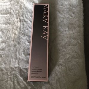 MK makeup brush cleaner - NIB