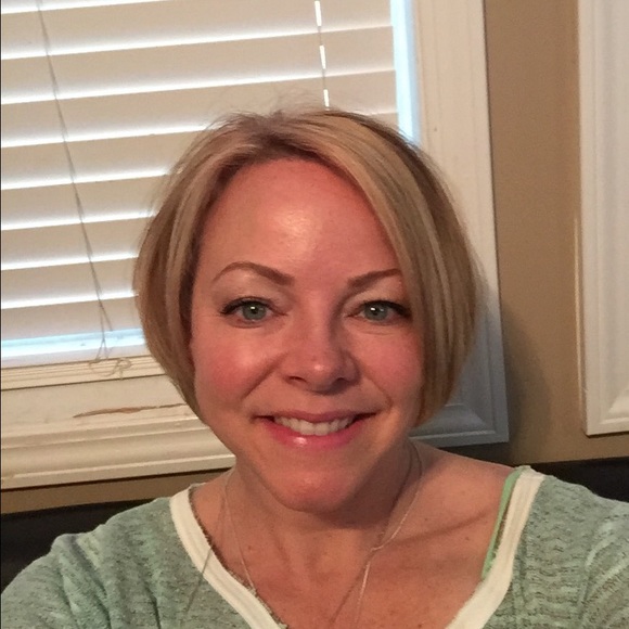 Meet your Posher, Andrea - Picture 1 of 1
