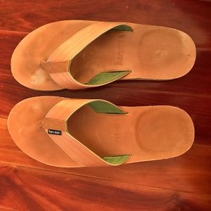 Hari Mari Tan and Green Lakes Flop Flop Size 10