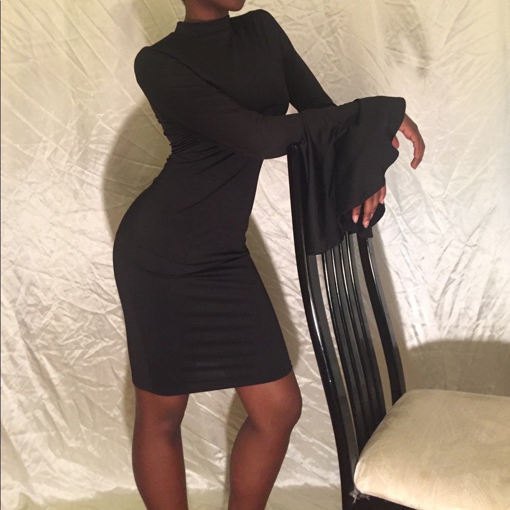 Exaggerated Long Sleeve Black Bodycon Dress