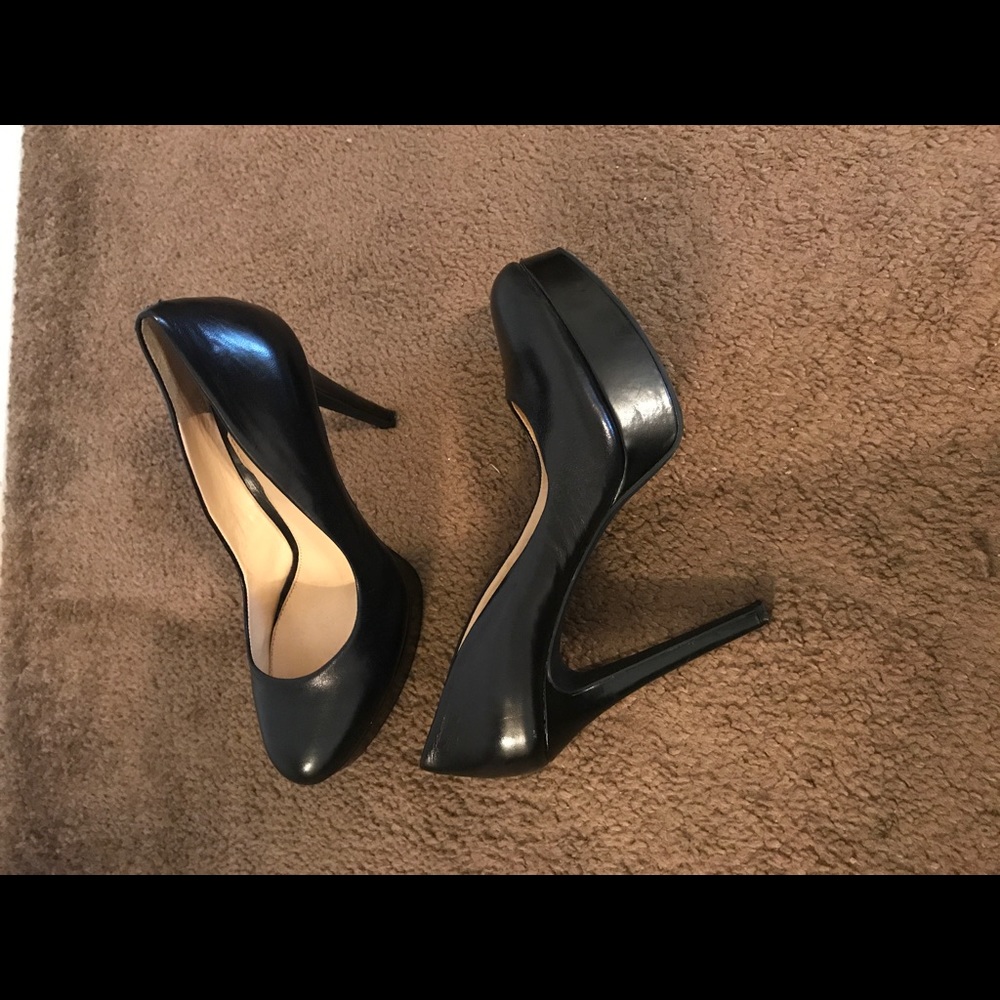 Gianni Bini leather Pump