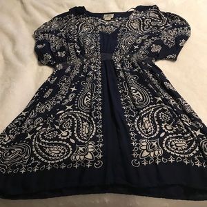 👀Super Cute Ariat Top with elastic waist 👀