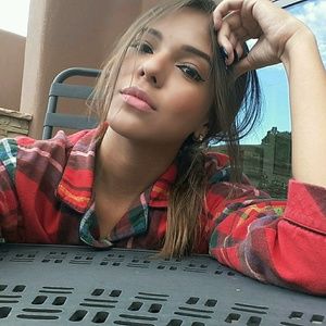 Meet your Posher, Paola