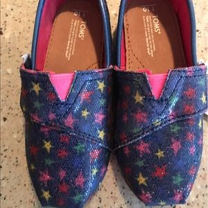 NWT little girl size 10 Toms