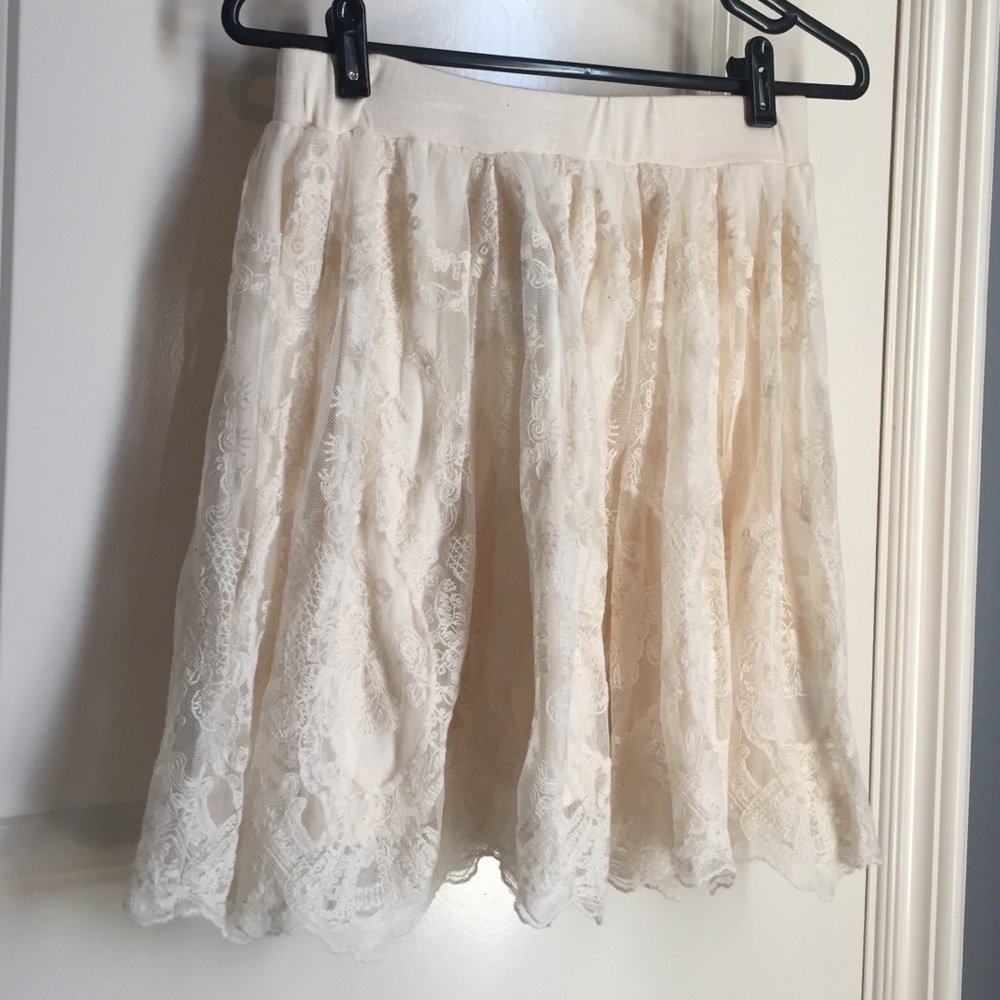 Lace skirt