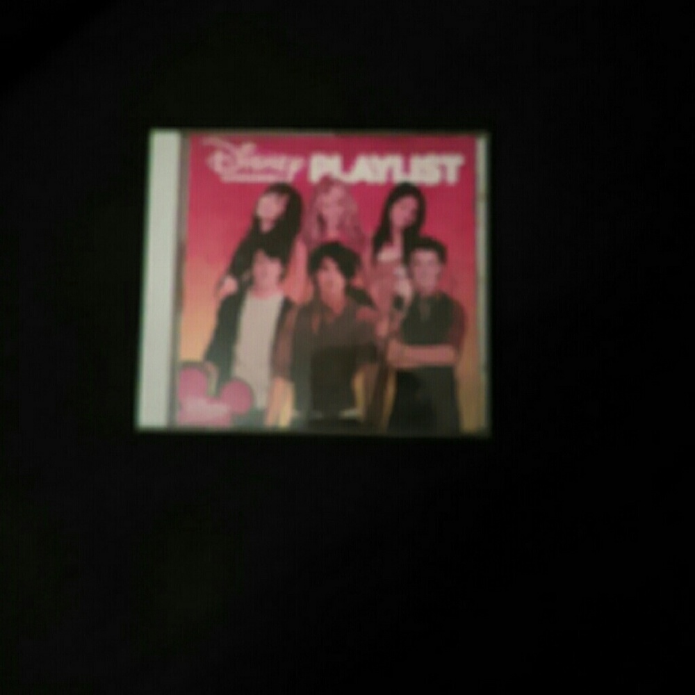 Cd - Picture 1 of 2