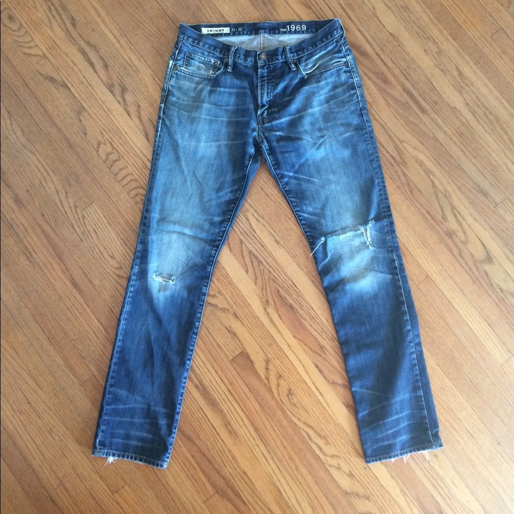 Gap 1969 Boyfriend Distressed Jeans 33x32