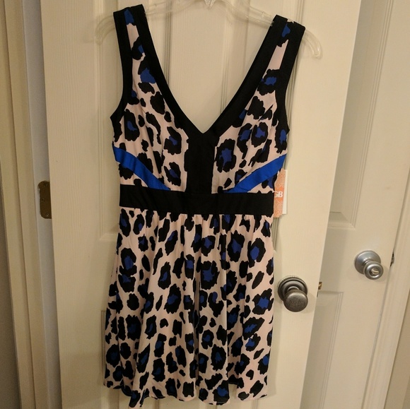 Gianni Bini Dresses & Skirts - Gianni Bini Leopard Print Dress Gianni Bini Dresses & Skirts - Gianni Bini Leopard Print Dress