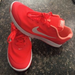 NWOT Nike Flex Experiencer4 size 11