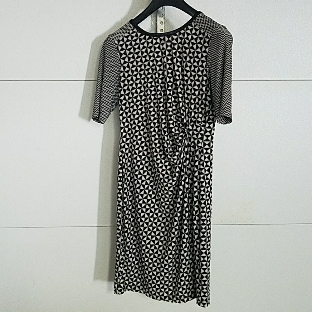 Just Taylor geometric print dress