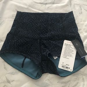 NWT size 6 black & blue Lululemon athletica shorts