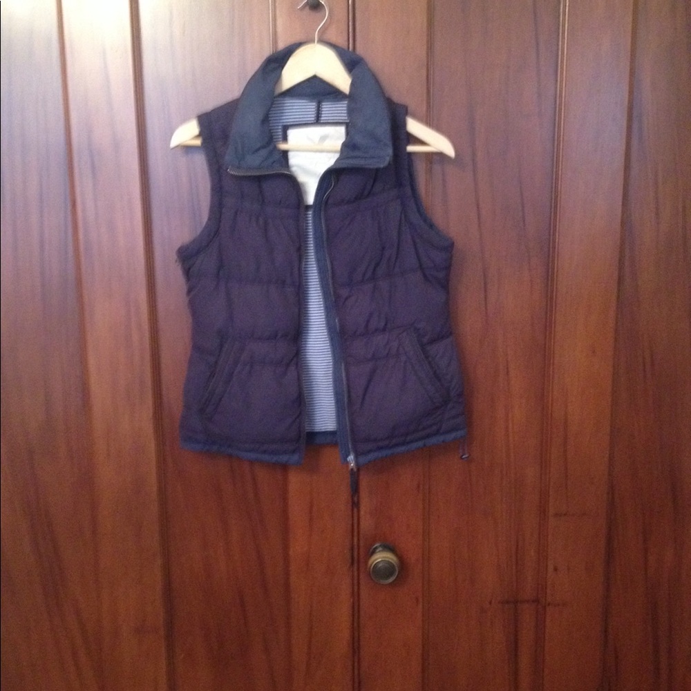 American Eagle Outfitters Puffer Vest