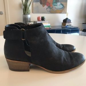 Caslon - Black Leather Bootie