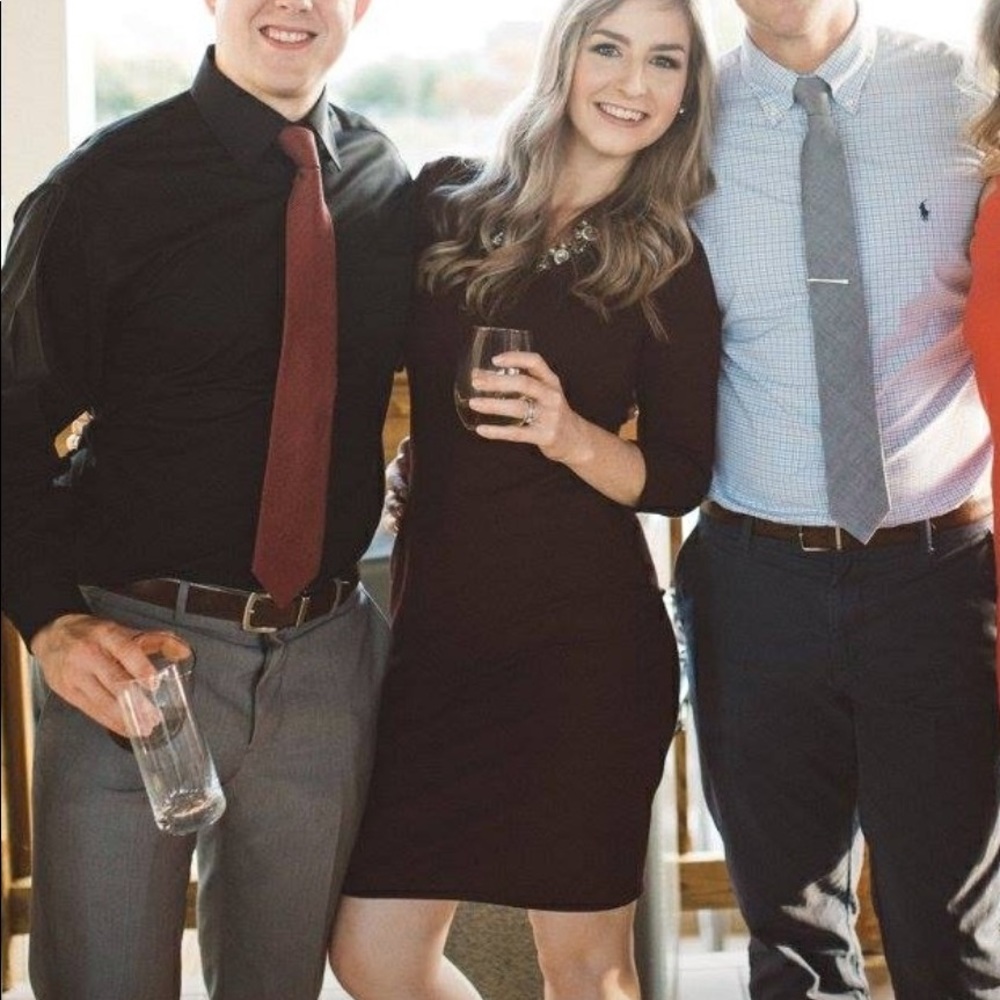 Fitted burgundy dress