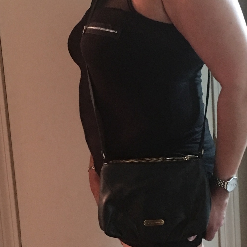 Black leather Tahari crossbody purse