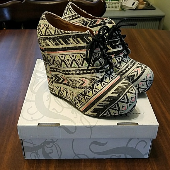 Shï by Journeys Canvas Black/Beige Multi Wedges - Picture 1 of 4