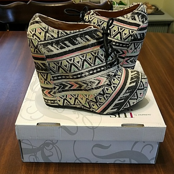 Shï by Journeys Canvas Black/Beige Multi Wedges - Picture 2 of 4