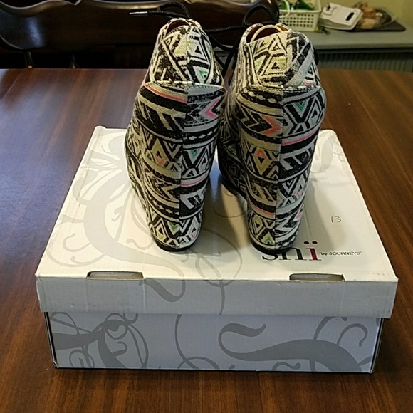 Shï by Journeys Canvas Black/Beige Multi Wedges - Picture 3 of 4