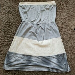 Strapless dress with lace and stripes
