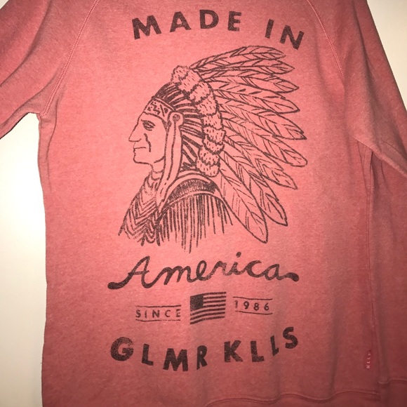 It's time for the sweater to have a new home - Picture 2 of 2