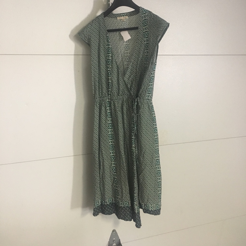 Cute green wrap dress size small