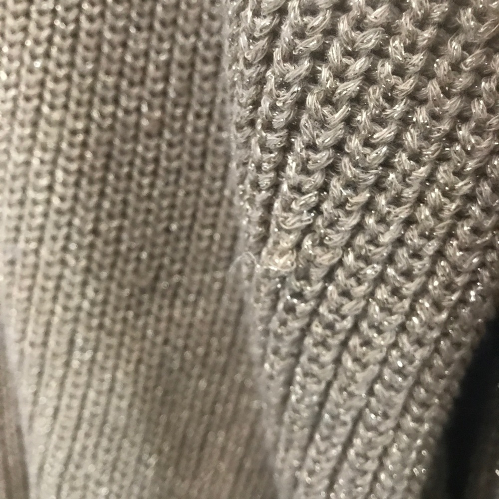 ⭐️ FINAL SALE ⭐️ Michael Kors Gold Sweater - Picture 4 of 5