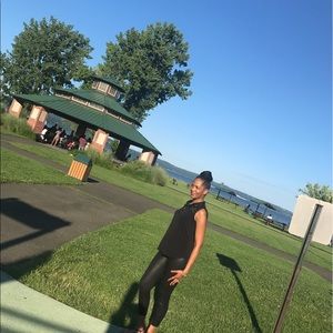 Meet your Posher, Ernestine