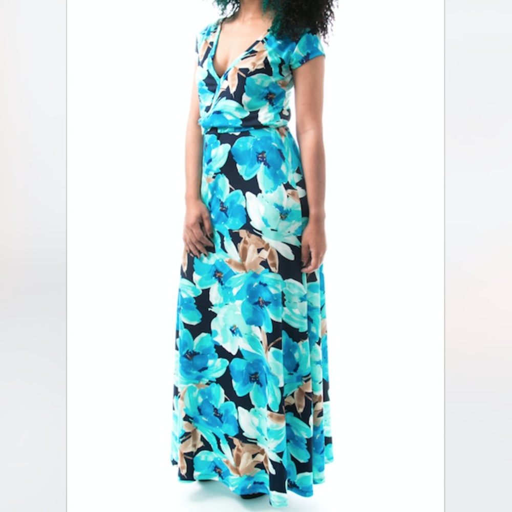 🌺 Eyanatia Chic Blue Floral Maxi Dress 🌺