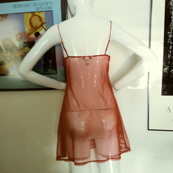 Lingerie - Picture 2 of 2