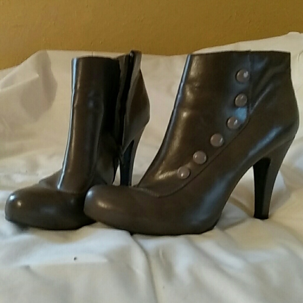 Fioni Booties