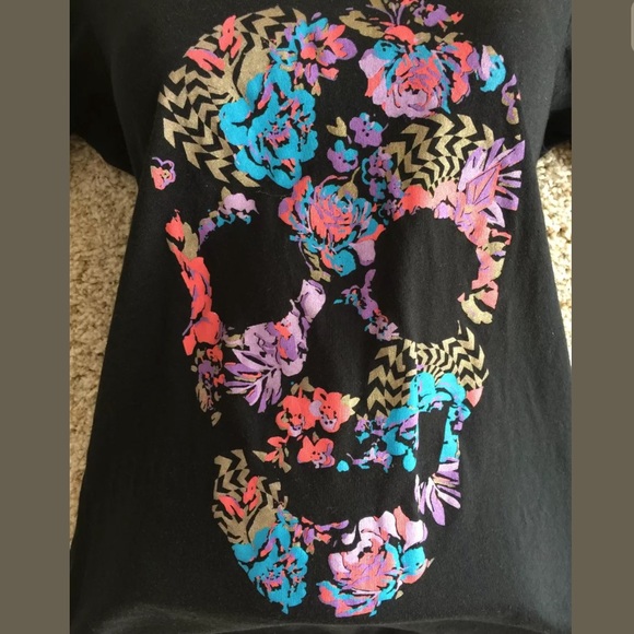 Volcom Stone V Neck Floral Skull Shirt Size XS - Picture 2 of 3