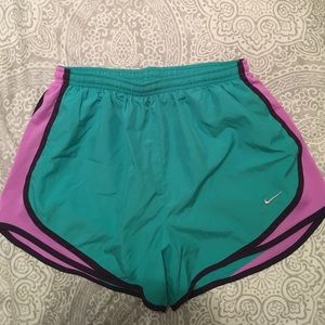Nike Women's Dry Tempo Running Short