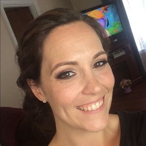 Meet your Posher, Adrianne