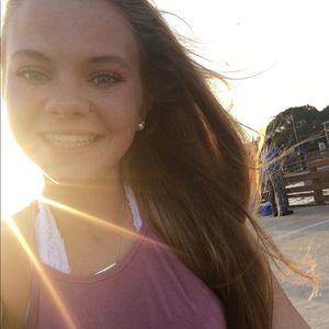 Meet your Posher, Juliette