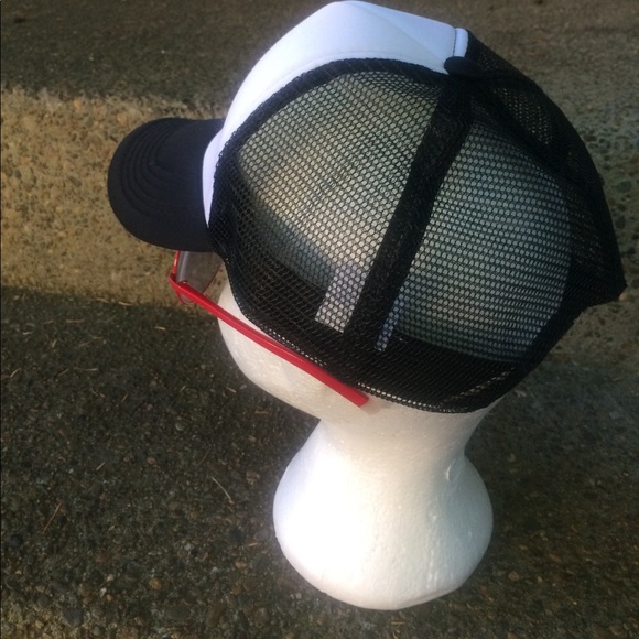 Black and white Trucker mesh hat Brand new Snap - Picture 2 of 7