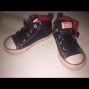 Toddler boy sz 7 black Converse