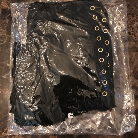 ✨Dollskill Onyx Life Less Ordinary Lace Shorts✨ - Picture 2 of 3