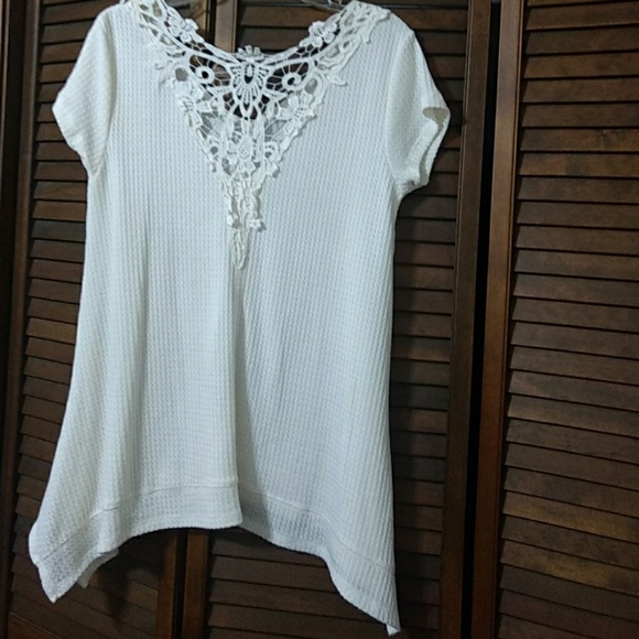 Tunic - Picture 2 of 4