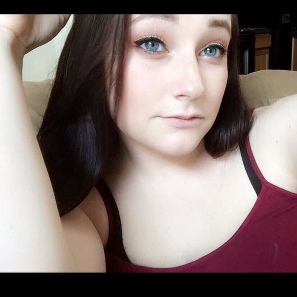 Meet your Posher, Jessica - Picture 1 of 1