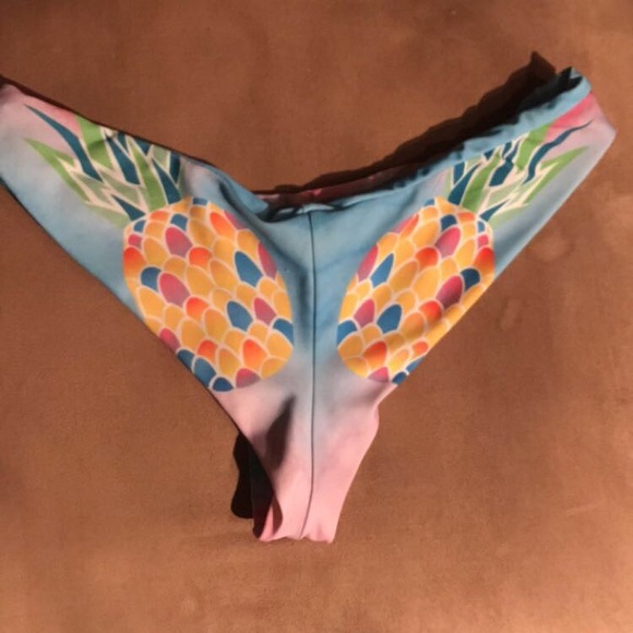 SOLD - Picture 4 of 4